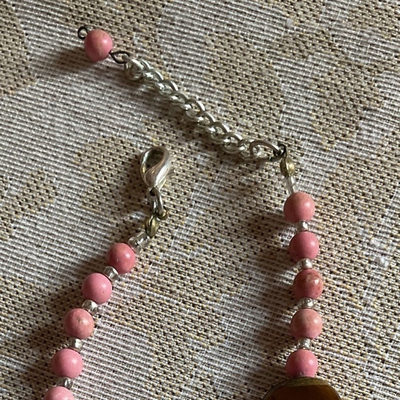 Turquoise Blue/Pink Mother of Pearl Tiger Eye Floral Hand made Necklace - Picture 4 of 9